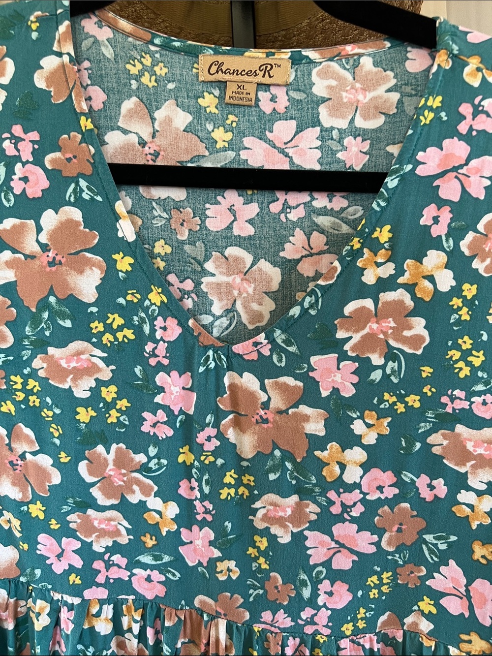 Green Floral Casual Women’s Dress - Playful Tiered Skirt - Picture 2 of 4